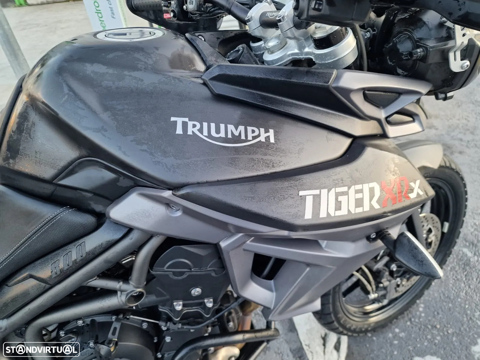 Triumph Tiger 800 XRX - 5