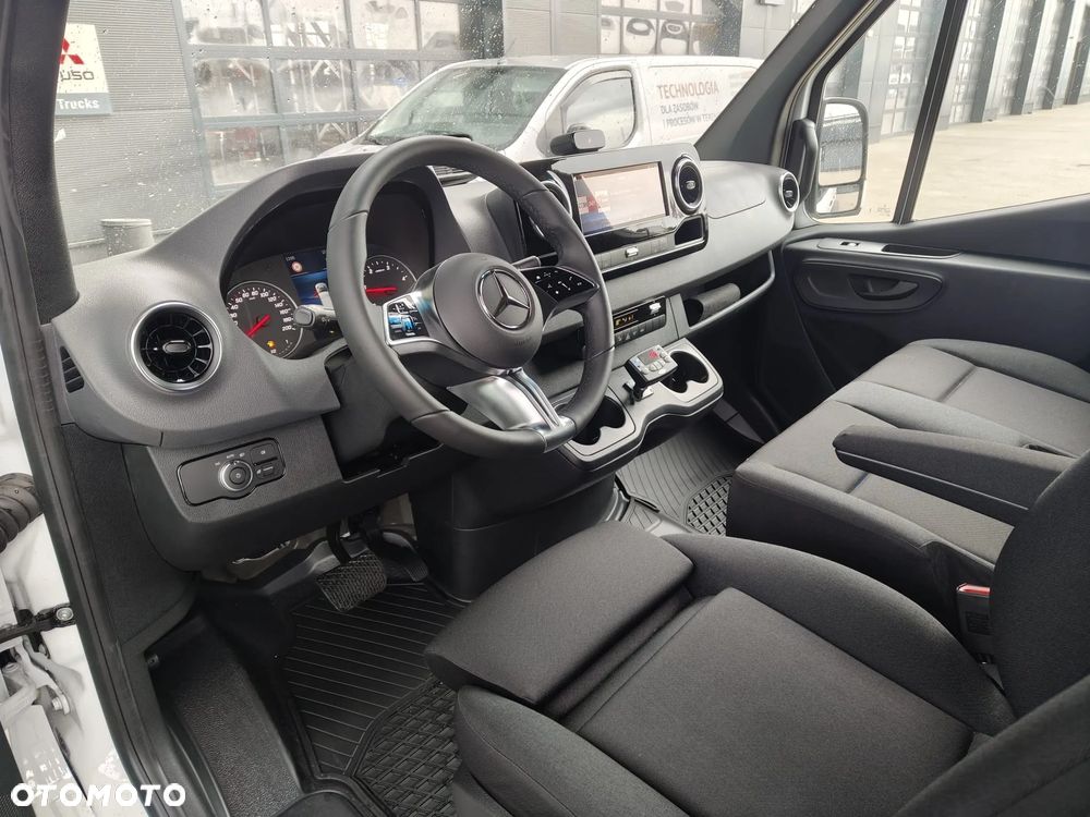 Mercedes-Benz Sprinter - 9
