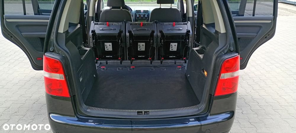 Volkswagen Touran 1.9 TDI Conceptline - 32
