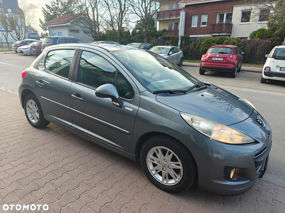 Peugeot 207 1.4 16V Trendy - 3