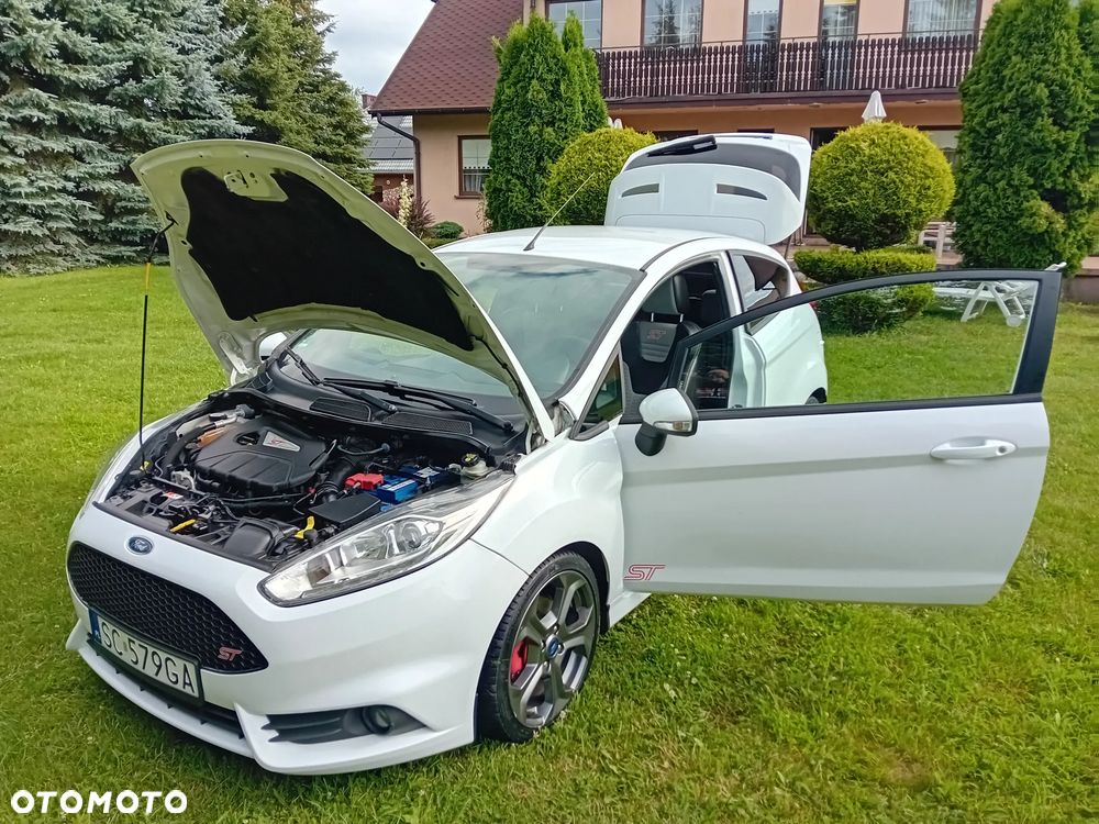 Ford Fiesta 1.6 EcoBoost mit Leder-Sport-Paket ST - 18