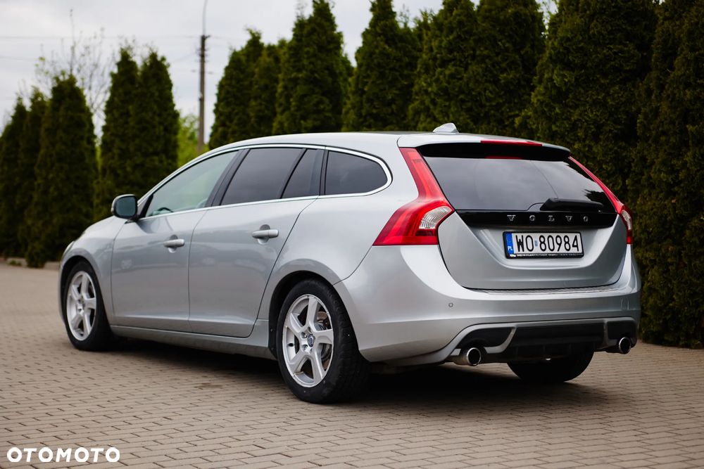 Volvo V60 D4 Geartronic RDesign - 3