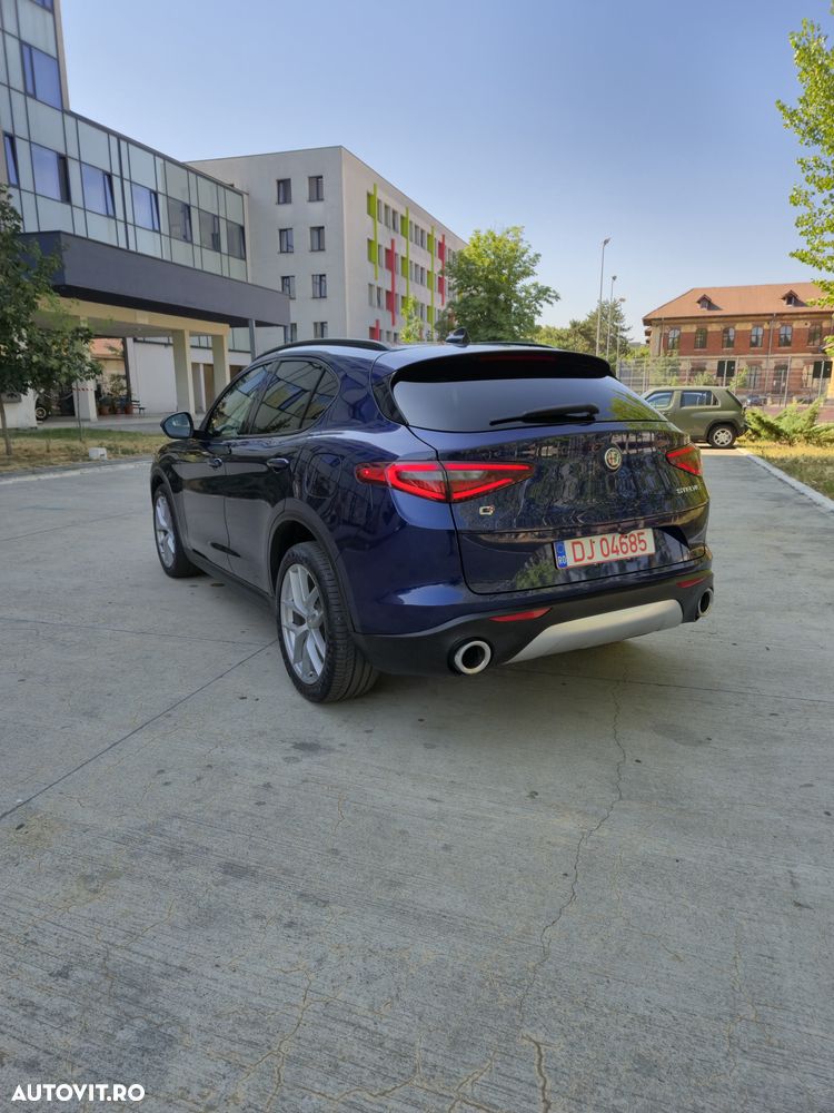 Alfa Romeo Stelvio 2.0 Turbo 16V AT8-Q4 Veloce Ti - 4