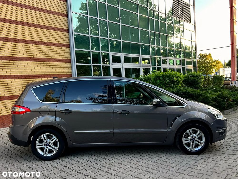 Ford S-Max - 11