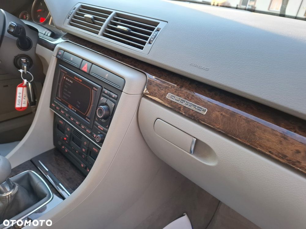 Audi A4 Limousine 2.0 T FSI quattro - 14