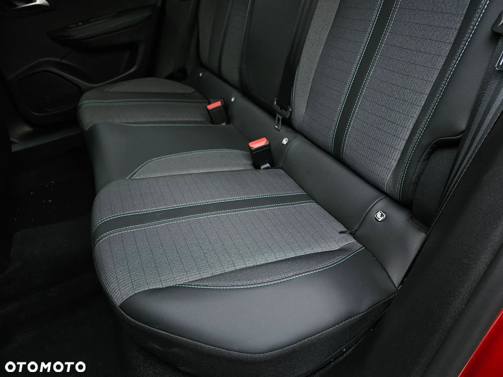 Peugeot 2008 1.5 BlueHDi Allure S&S - 29