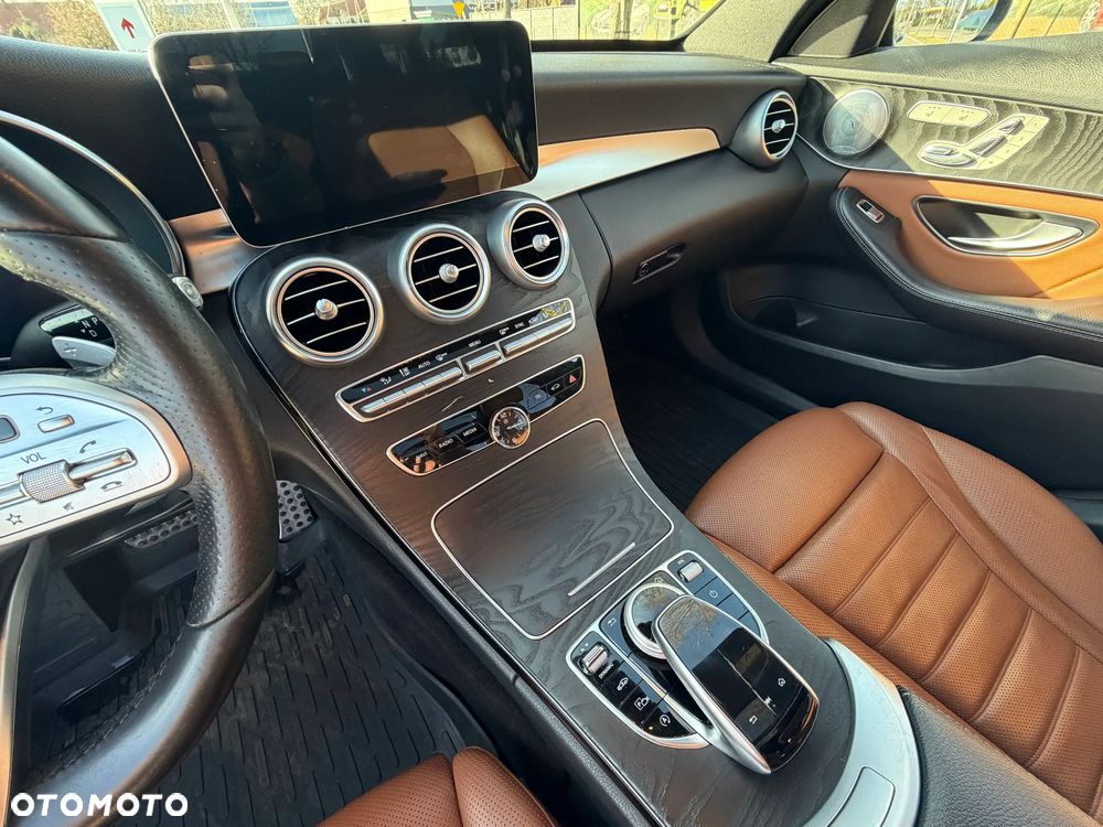 Mercedes-Benz Klasa C 220 d 4Matic 9G-TRONIC AMG Line - 23