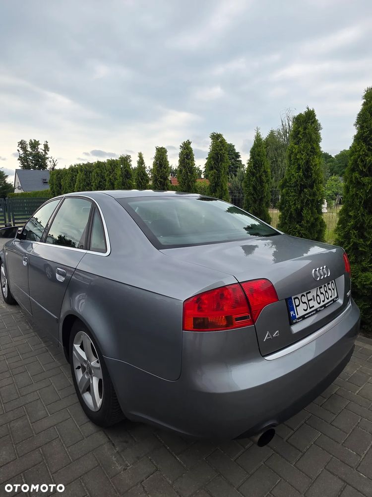 Audi A4 Limousine 1.8 - 4