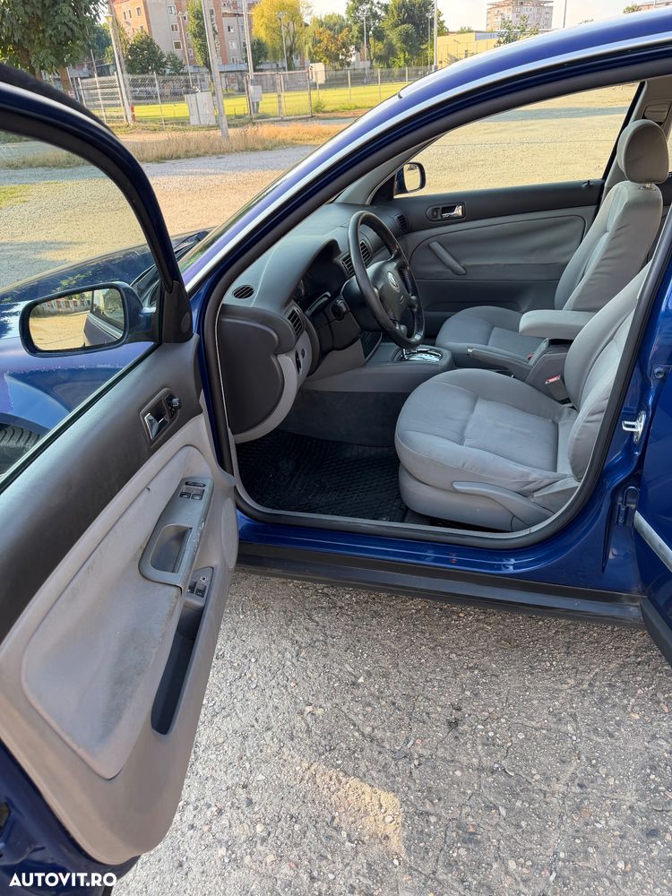 Volkswagen Passat - 8