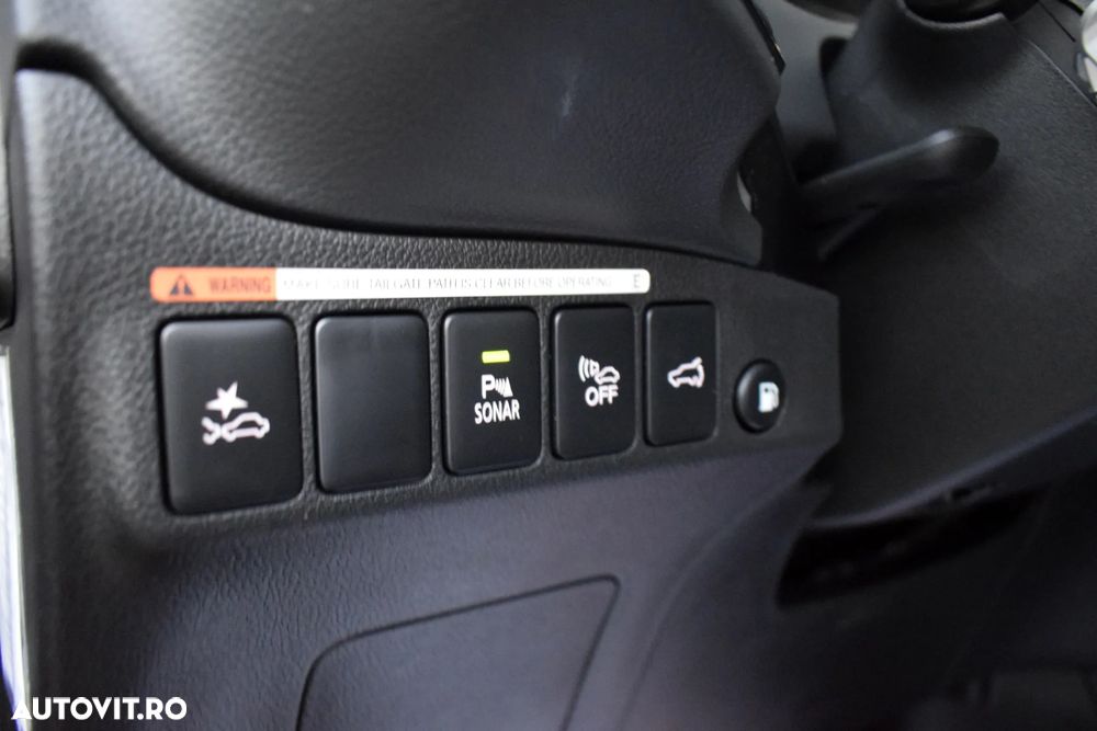Mitsubishi Outlander - 16