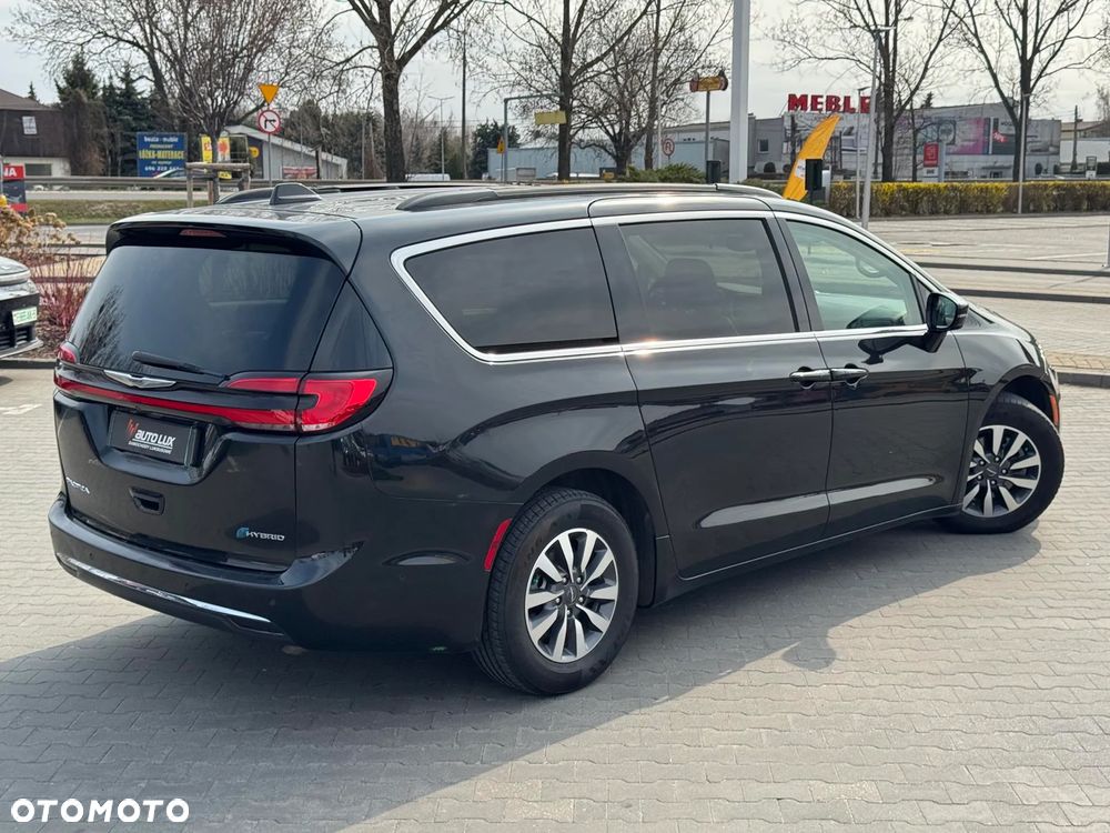 Chrysler Pacifica - 8