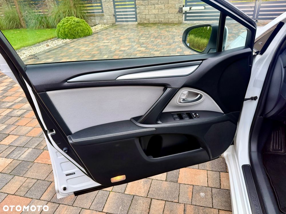 Toyota Avensis Touring Sports 1.8 Executive - 12