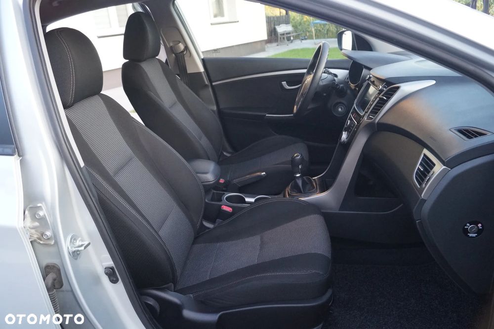 Hyundai i30 - 23
