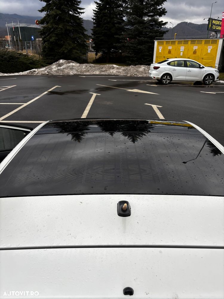 Toyota Prius (Hybrid) Sol - 22