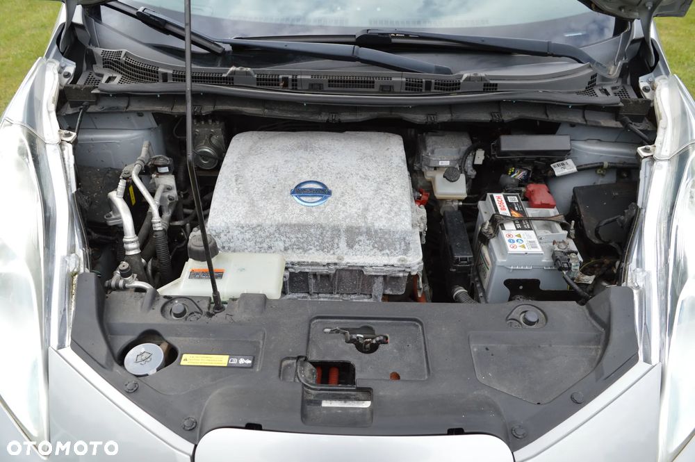 Nissan Leaf 24 kWh (mit Batterie) Visia + - 34