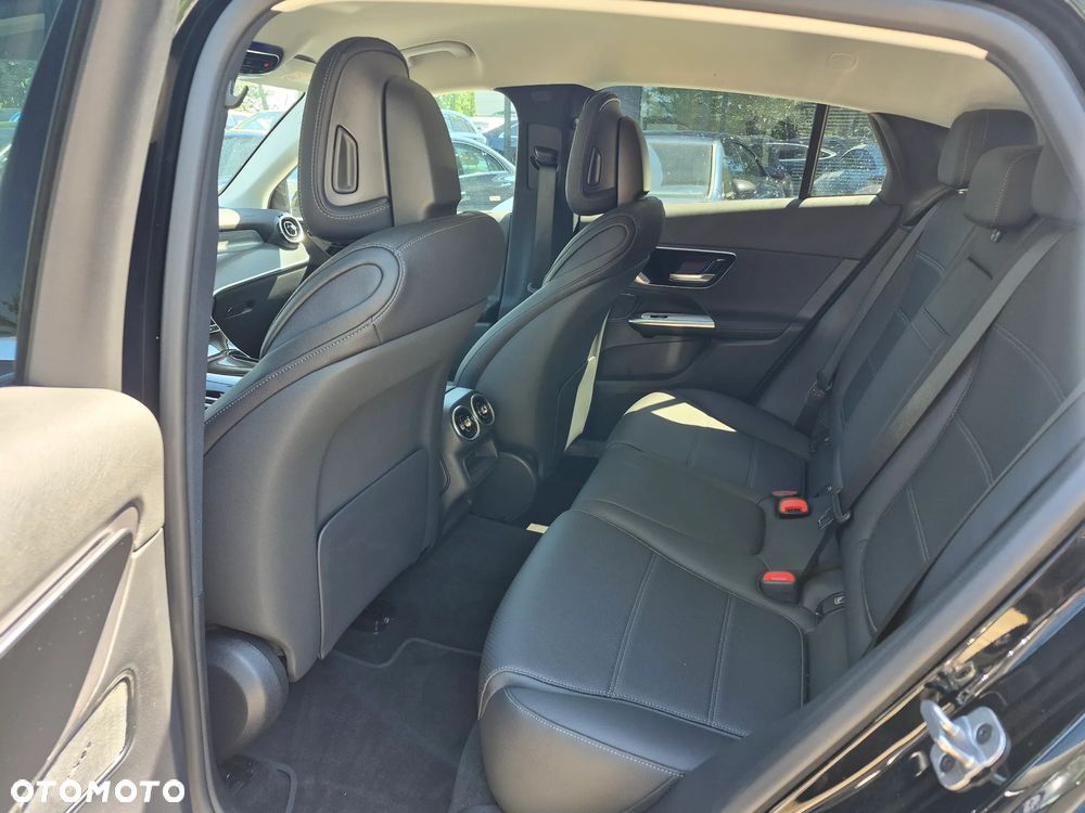 Mercedes-Benz GLC - 24