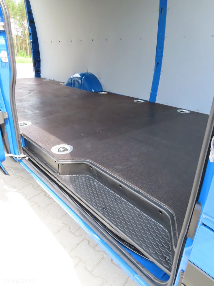 Iveco Daily 35S18 3.0 HPI 180 KM POWER Furgon Blaszak XXL 4.70 CM MAXI LONG Wysokość H2 1900 mm WZMACNIANE ZAWIESZENIE 970 Kg Ładowność HAK 3500 Kg Rozstaw Osi 4100 mm DMC 3500 Kg, WZMACNIANY Stan JAK NOWY OKAZJA DOSTEPNY I GOTOWY - 28