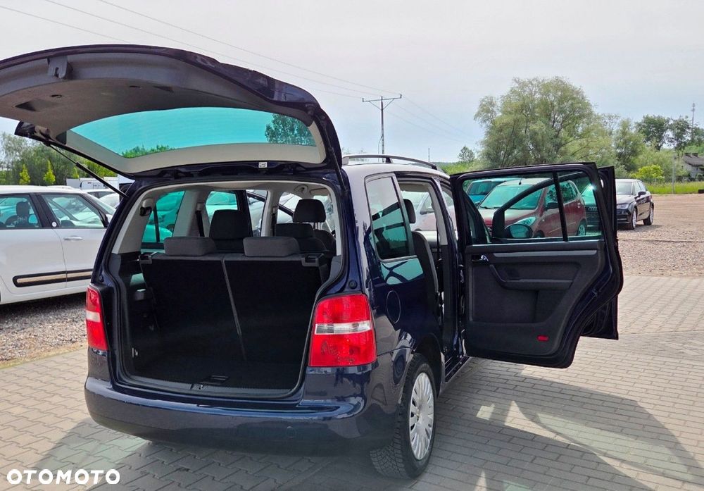 Volkswagen Touran - 34