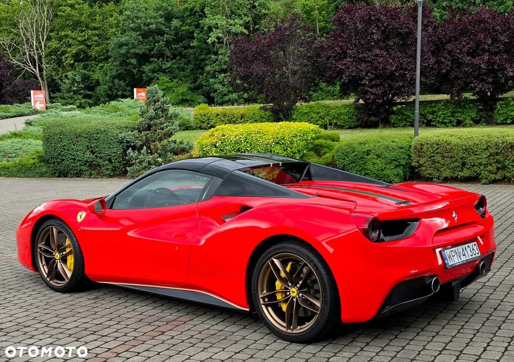 Ferrari 488 - 16