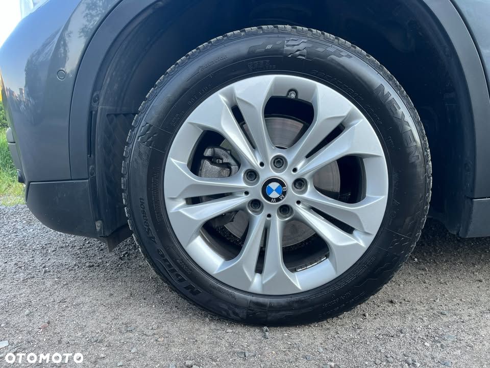 BMW X1 sDrive18i - 18