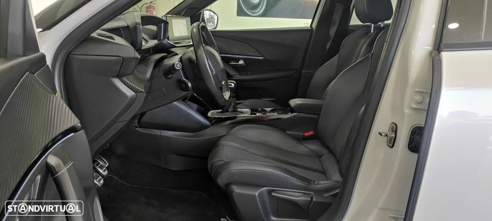 Peugeot 2008 1.2 PureTech GT - 17