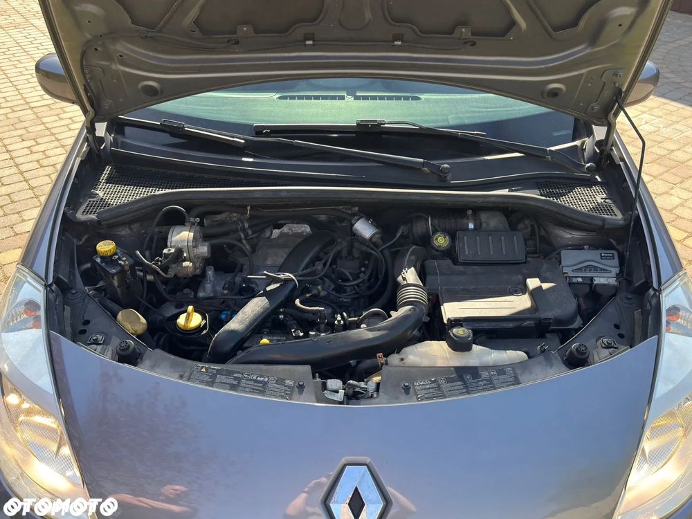 Renault Clio 1.2 16V TCE Alize - 13
