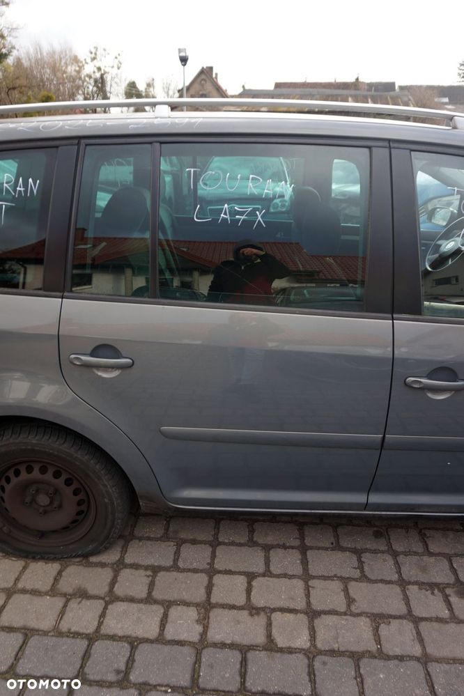 DRZWI TYLNE PRAWE TOURAN I 1T LA7X  SZARY VOLKSWAGEN 2003-2006 - 1