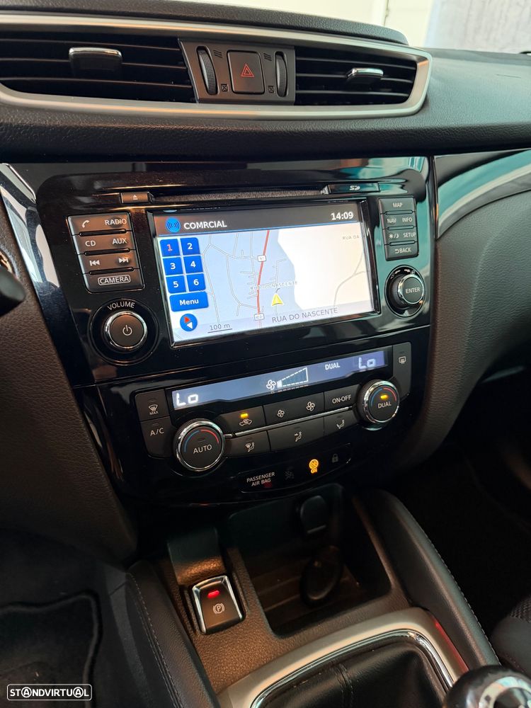 Nissan Qashqai 1.5 dCi N-Connecta 18 - 13
