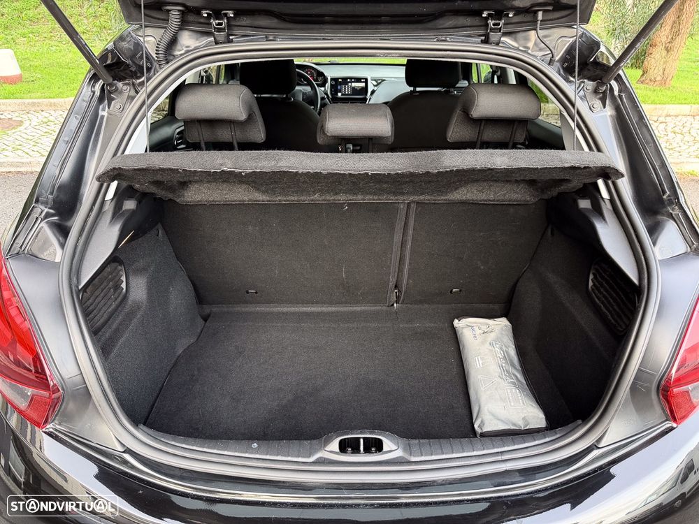 Peugeot 208 1.2 PureTech Style - 24