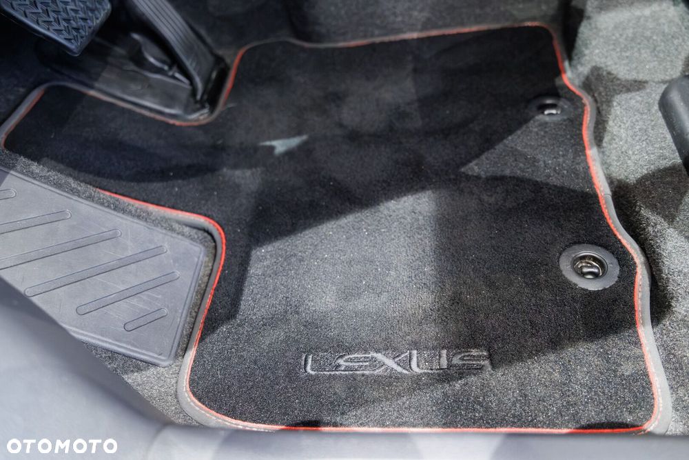 Lexus LBX 2025