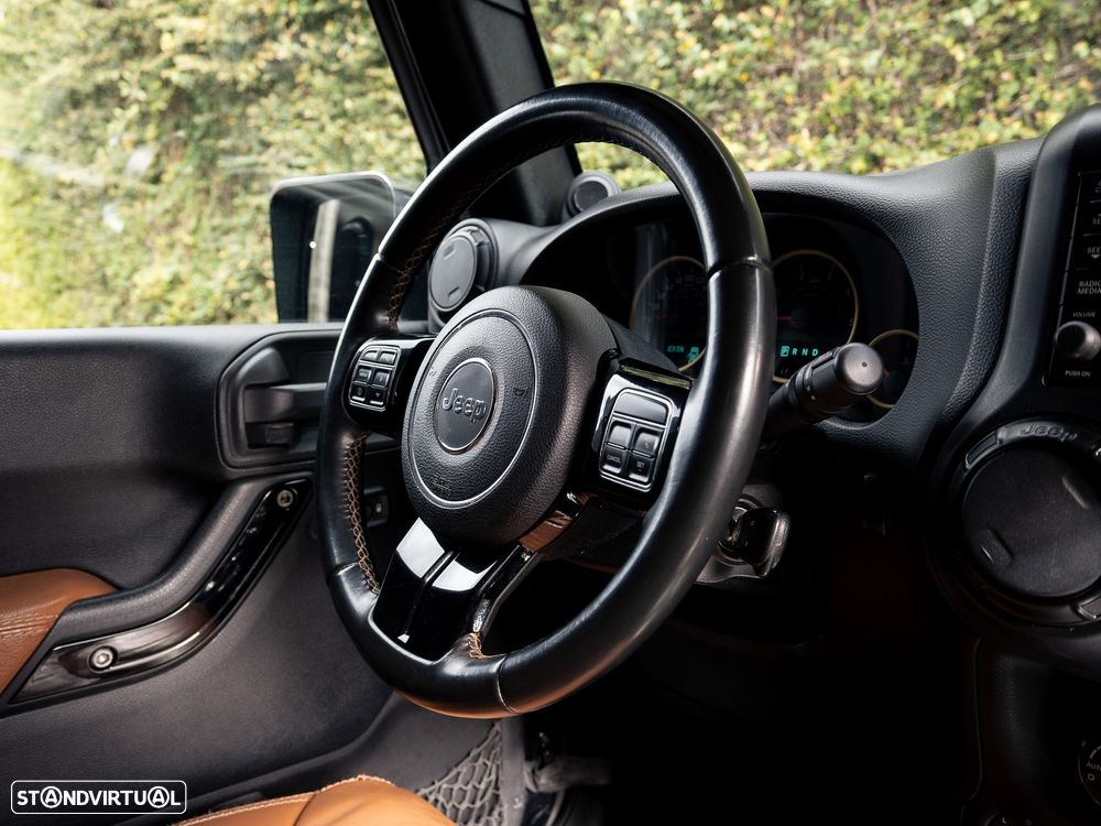 Jeep Wrangler Unlimited - 38