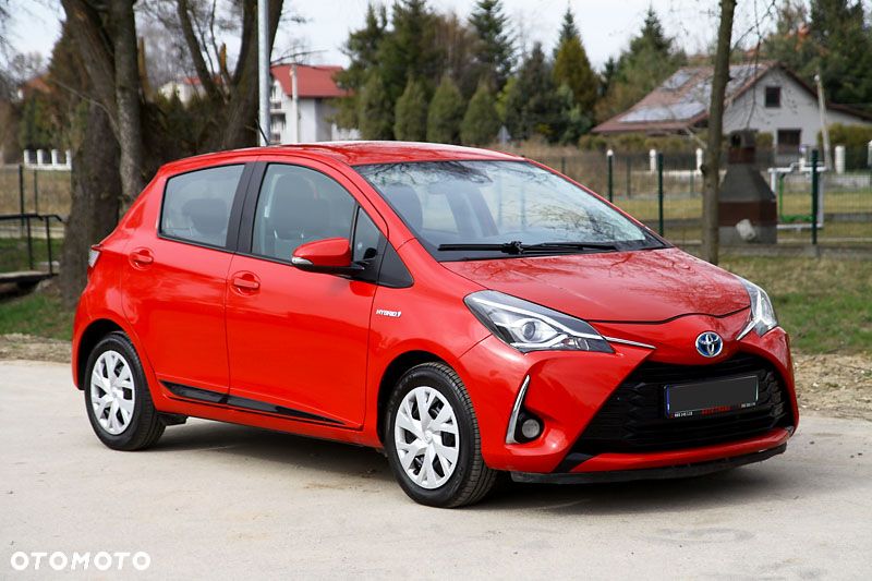 Toyota Yaris Hybrid 100 Sol - 3