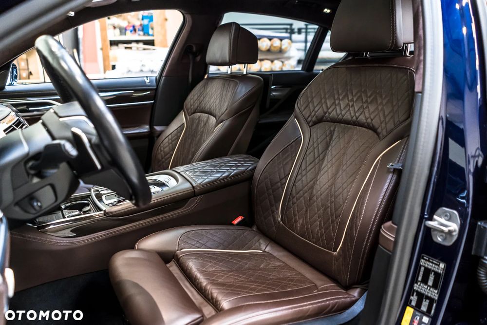 BMW Seria 7 740Li xDrive - 33