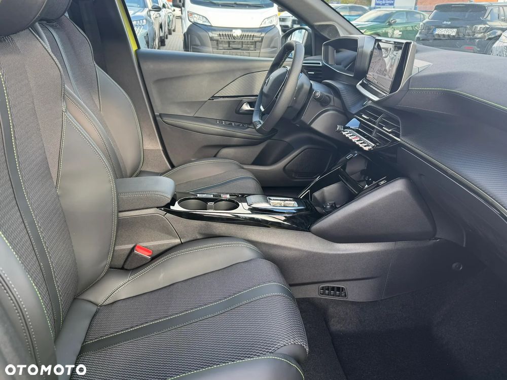 Peugeot 208 1.2 mHEV GT - 21