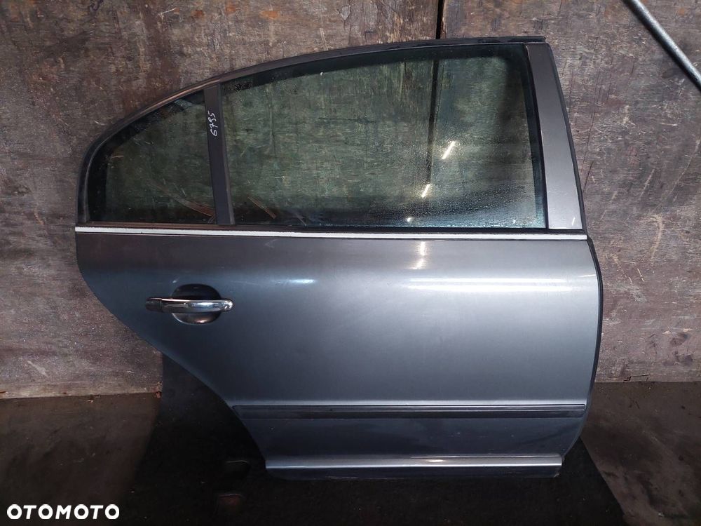DRZWI KOMPLETNE PRAWY TYŁ SKODA SUPERB I SEDAN 9152 - 1
