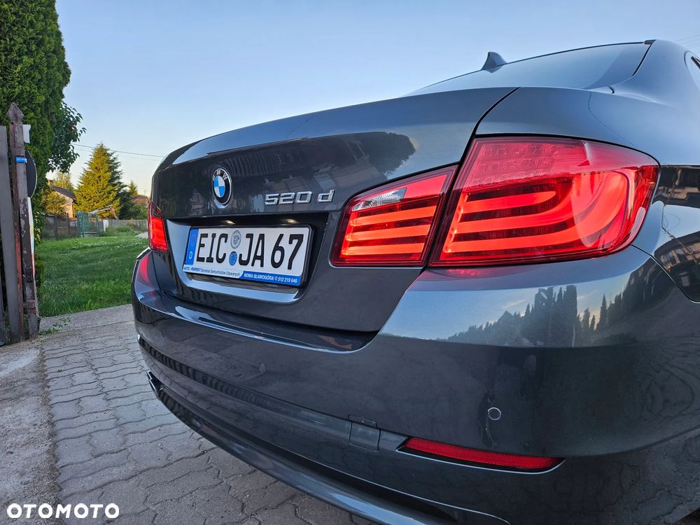 BMW Seria 5 520d Special Edition - 11