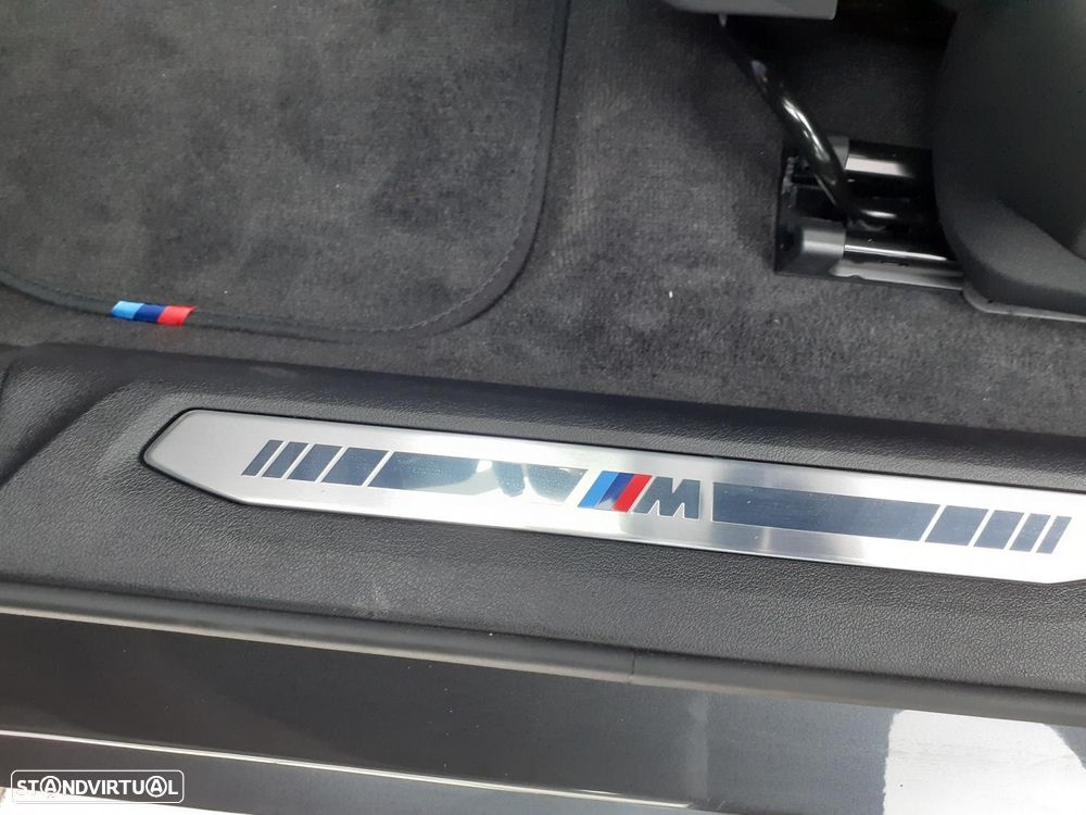 BMW 118 i Pack Desportivo M Auto - 10