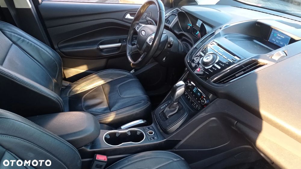 Ford Kuga 2.0 TDCi 4x4 Titanium - 38