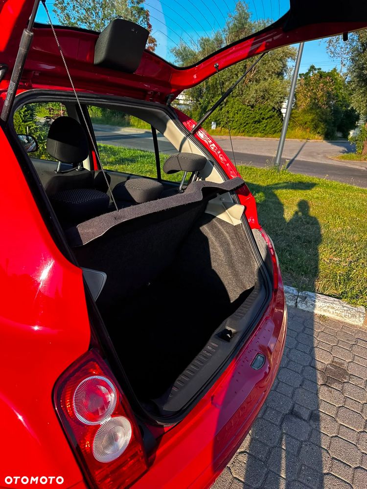 Nissan Micra - 10