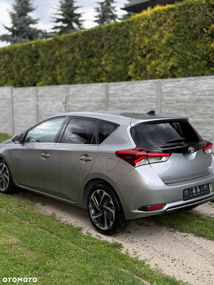Toyota Auris 1.6 D-4D Prestige - 1