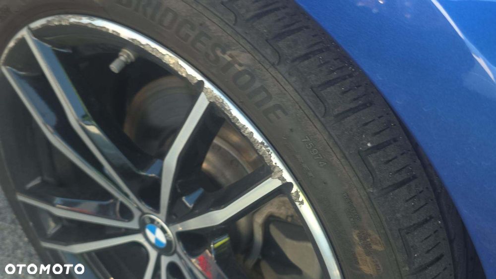 BMW Seria 3 330i xDrive M Sport - 17