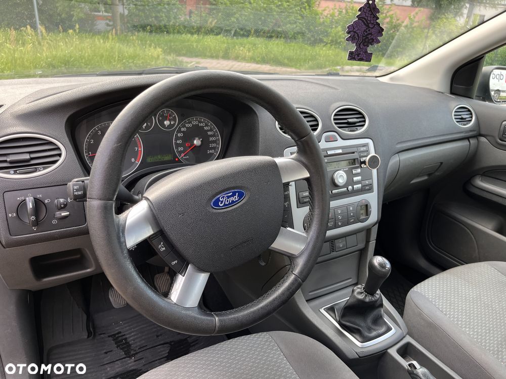 Ford Focus 1.6 Ambiente - 12