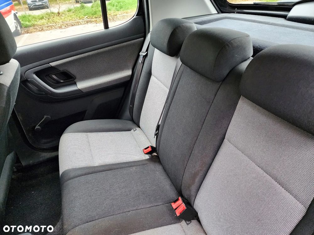 Skoda Fabia 1.2 HTP Active - 19