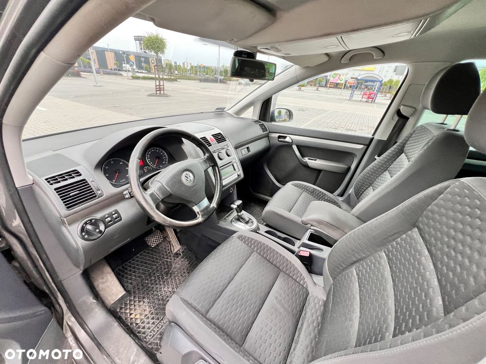 Volkswagen Touran 2.0 TDI DPF DSG Trendline - 9