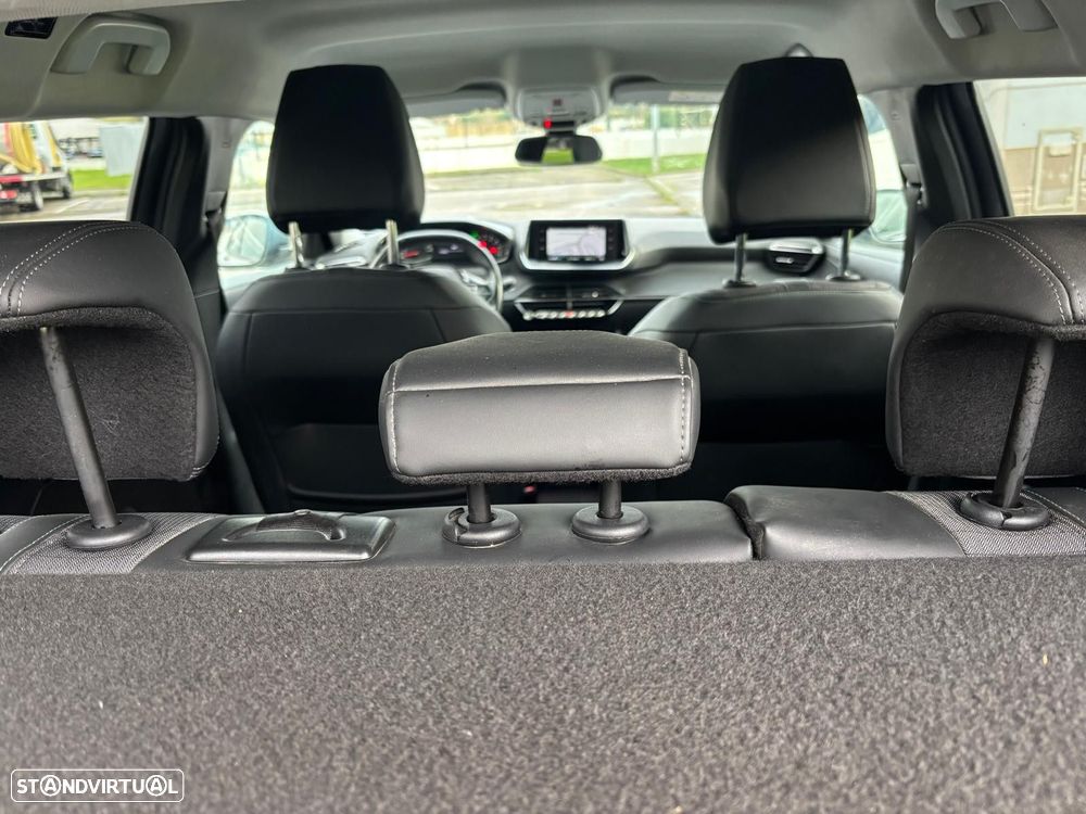 Peugeot 2008 1.5 BlueHDi Allure Pack - 11