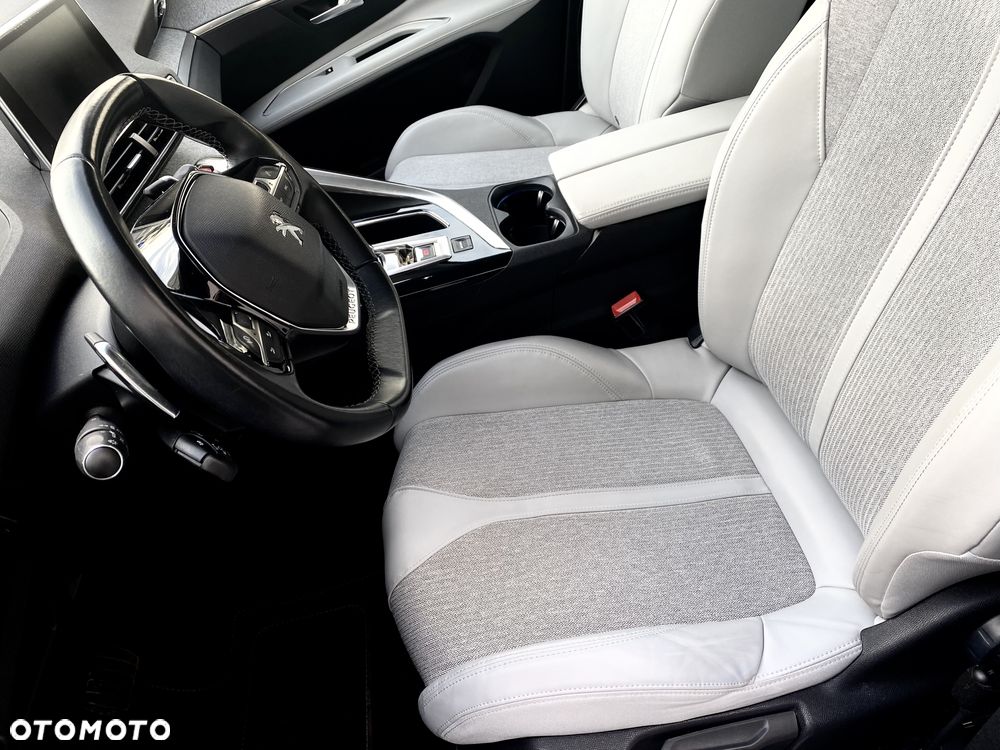 Peugeot 3008 1.5 BlueHDi Allure S&S EAT8 - 17