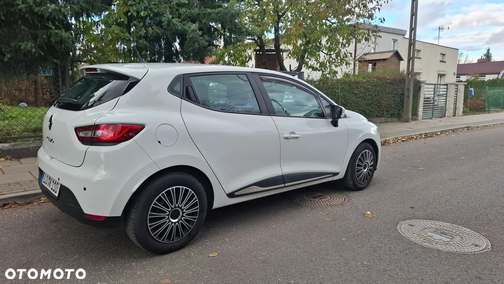 Renault Clio 1.2 16V 75 Life - 6