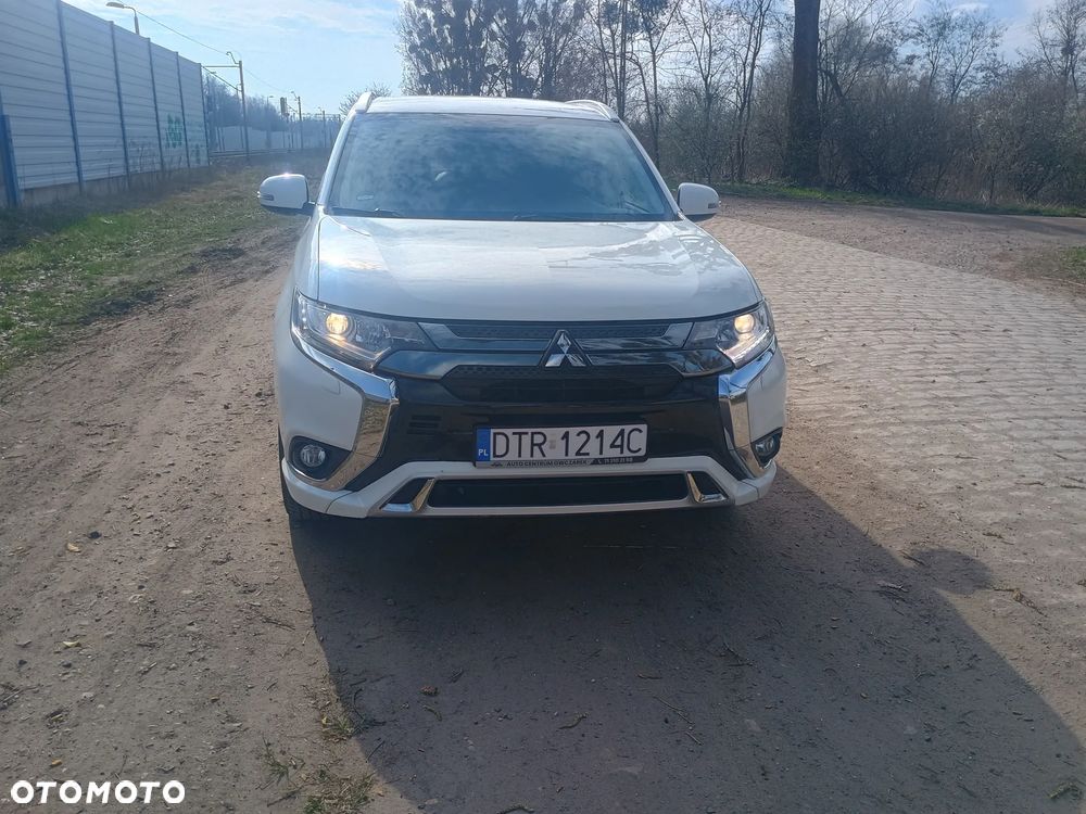 Mitsubishi Outlander - 3