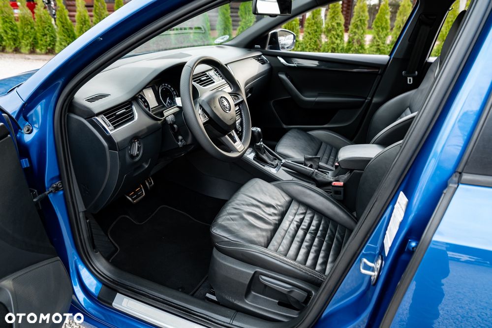 Skoda Octavia 2.0 TDI DSG RS - 19