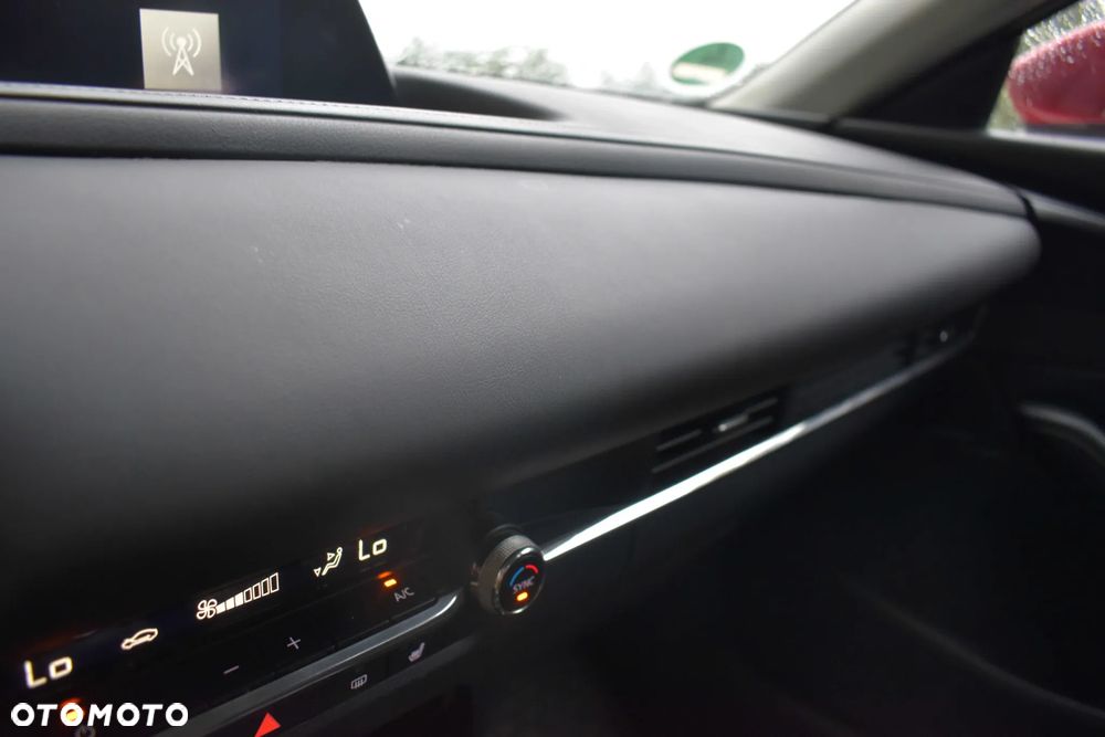 Mazda CX-30 2.0 mHEV Hikari 2WD - 26